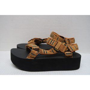 Teva Universal Flatform Sandal Like New
